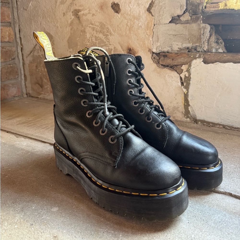 NWOT Platform Jadon Pisa Leather Dr Martens Boots